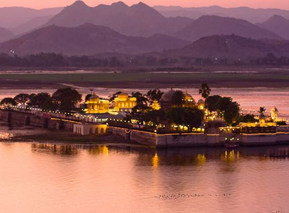 Taj-Lake-Palace-08